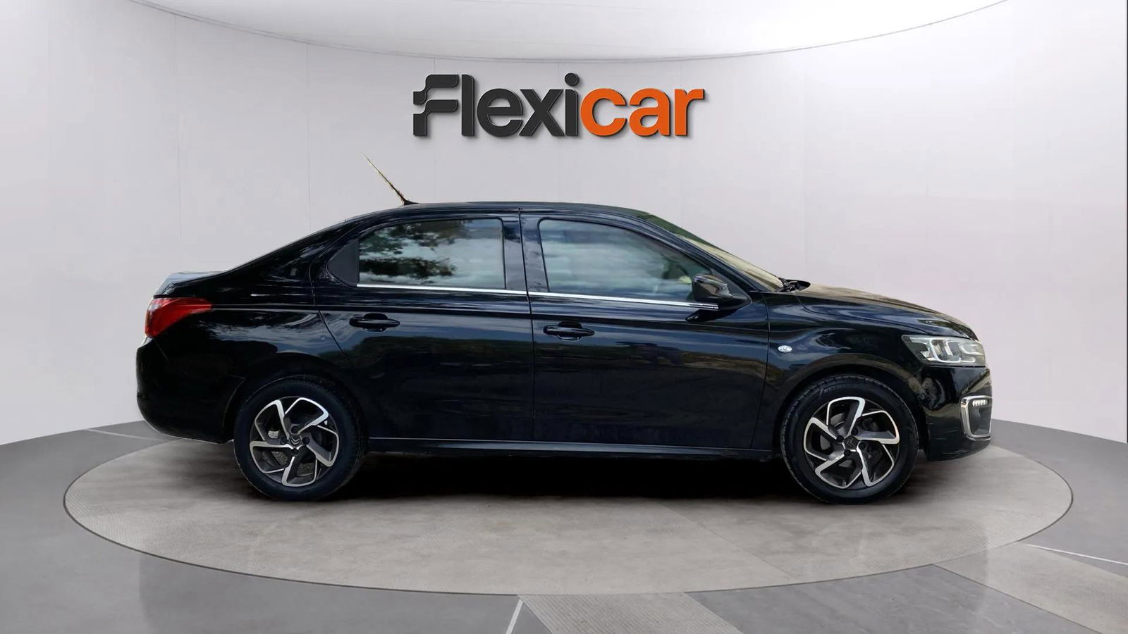 https://cdn-flexicar.caraffinity.it/public_appraisal_images_pro/images/stock/137004/PgcrrhvnKC__9929JYS_f27d382af68043b8ad6d5a9f8638f9f5_Exterior_6.jpeg.jpg