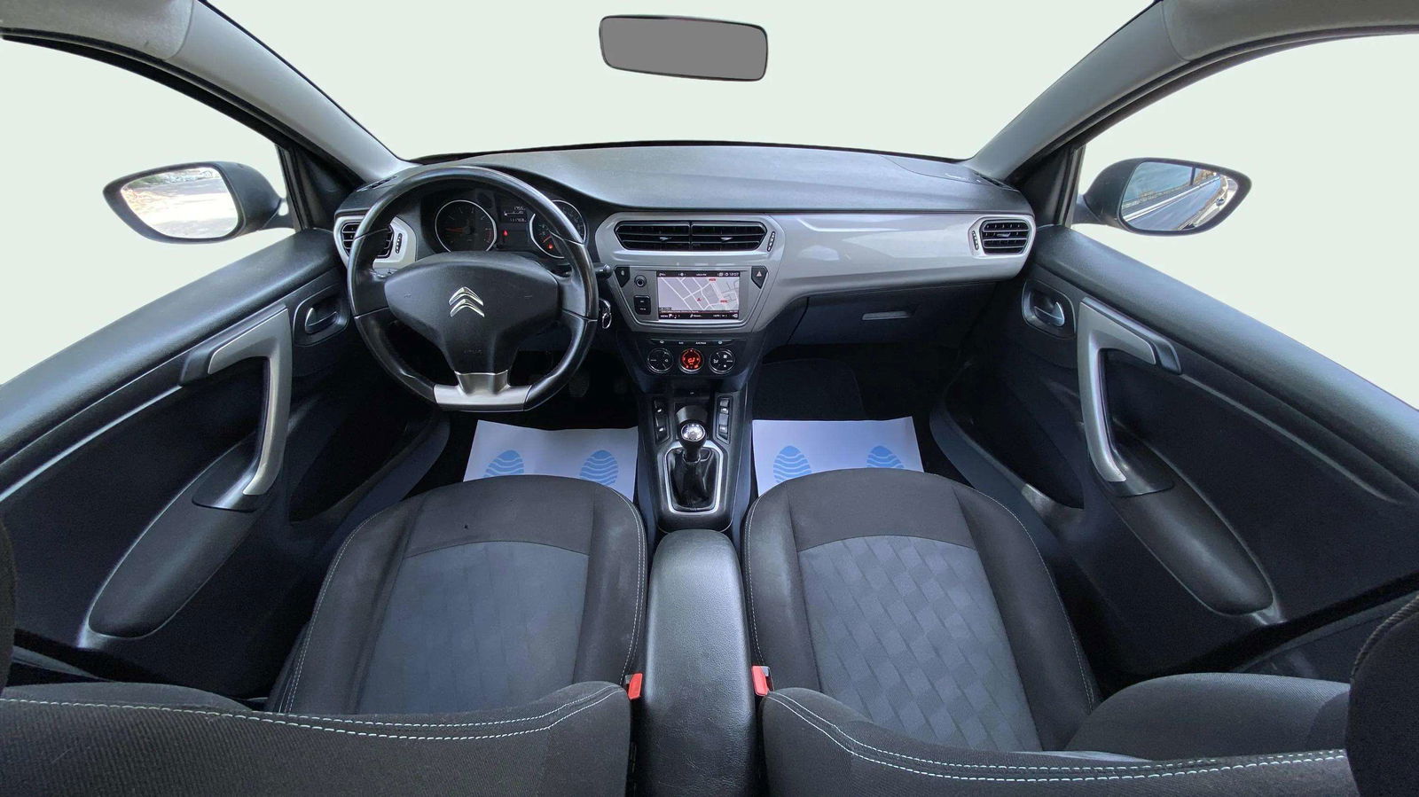 https://cdn-flexicar.caraffinity.it/public_appraisal_images_pro/images/stock/137004/fv1eRI0Oc0__9929JYS_f27d382af68043b8ad6d5a9f8638f9f5_Interior_9.jpeg.jpg