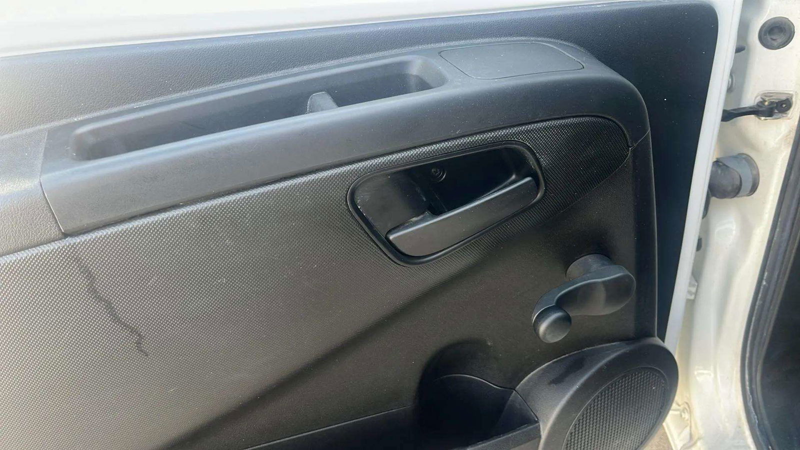 https://cdn-flexicar.caraffinity.it/public_appraisal_images_pro/images/stock/137363/RyVIbjAIcV__7974KRL_a75424814b784b4caa0d9fd5cdc20c5e_Interior_8.jpeg.jpg