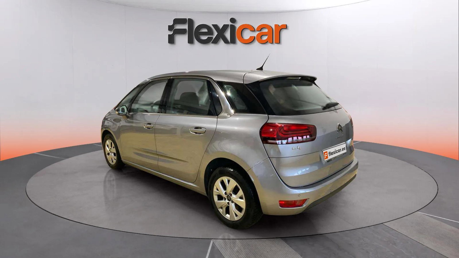 https://cdn-flexicar.caraffinity.it/public_appraisal_images_pro/images/stock/139785/AID19xxm3I__5.jpg