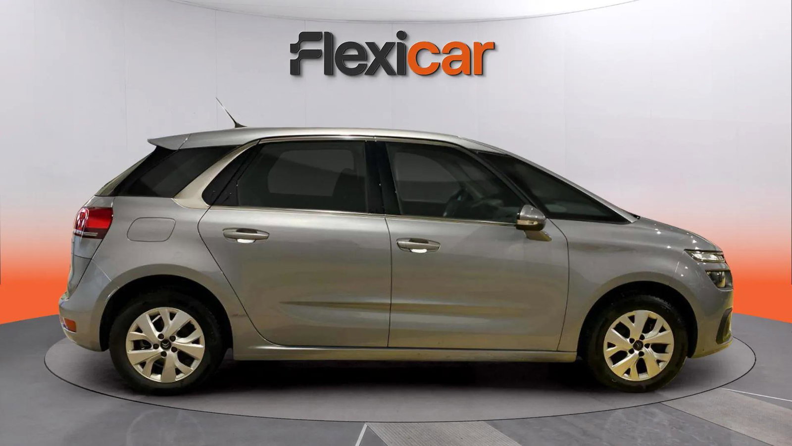 https://cdn-flexicar.caraffinity.it/public_appraisal_images_pro/images/stock/139785/suL8llBsfp__9.jpg