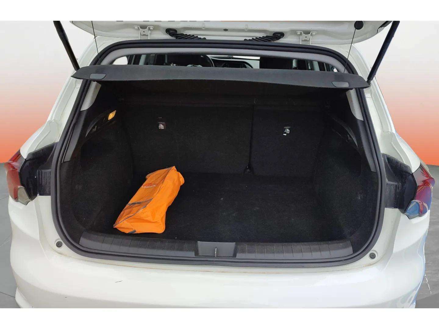 https://cdn-flexicar.caraffinity.it/public_appraisal_images_pro/images/stock/140781/lRHhdN2546__8900KY_65109b4bc45f46c39d6f4e1130aa41f5_Interior_8.jpg.jpg