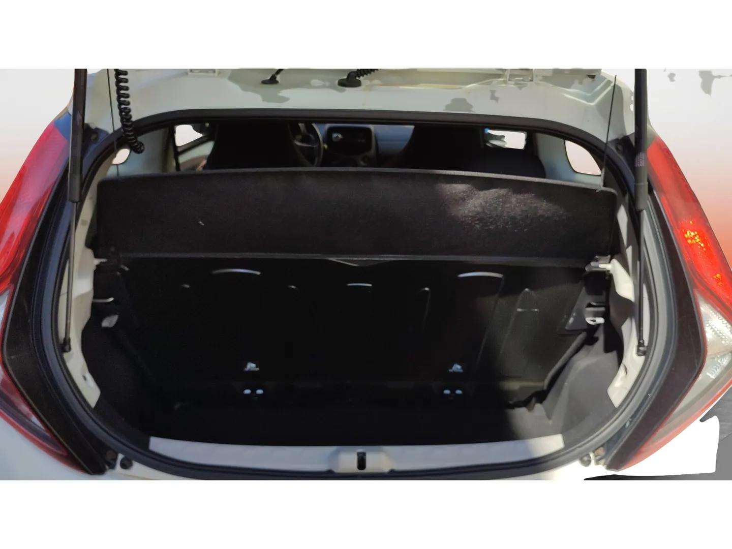https://cdn-flexicar.caraffinity.it/public_appraisal_images_pro/images/stock/141879/P6V3RGBFVt__6018MNW_f6e19cd4cf8243749ccc2f414711a154_Interior_8.jpg.jpg