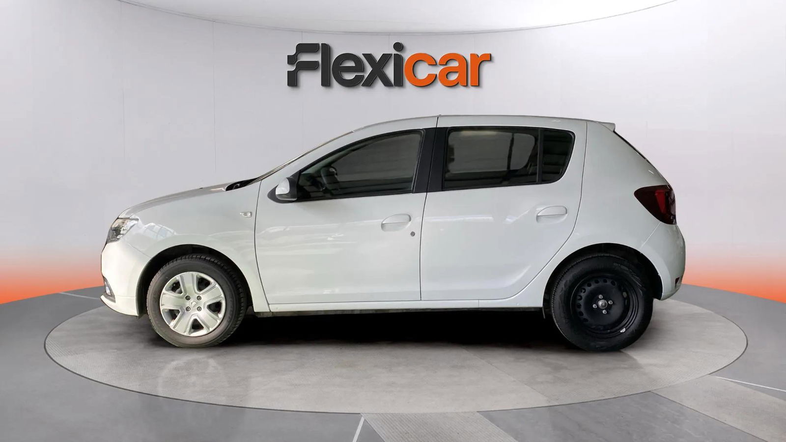 https://cdn-flexicar.caraffinity.it/public_appraisal_images_pro/images/stock/142321/M16ld4Kmjm__9014LLK_63581d067df44503ad43787fc6dd5635_Exterior_2.jpeg.jpg