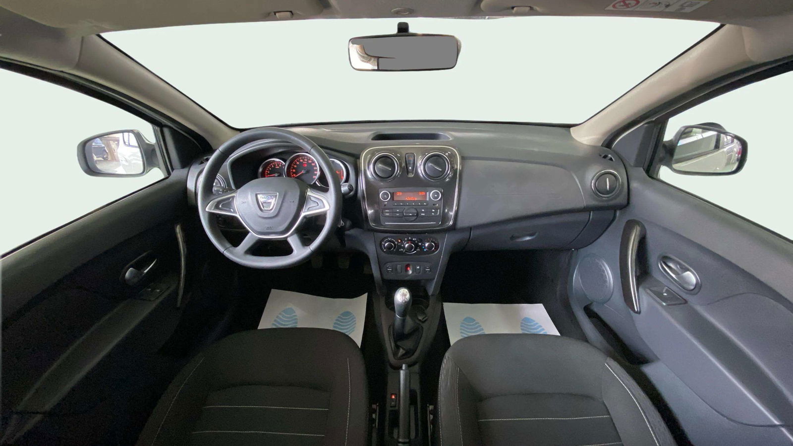 https://cdn-flexicar.caraffinity.it/public_appraisal_images_pro/images/stock/142321/qUL9AfA1ib__9014LLK_63581d067df44503ad43787fc6dd5635_Interior_9.jpeg.jpg
