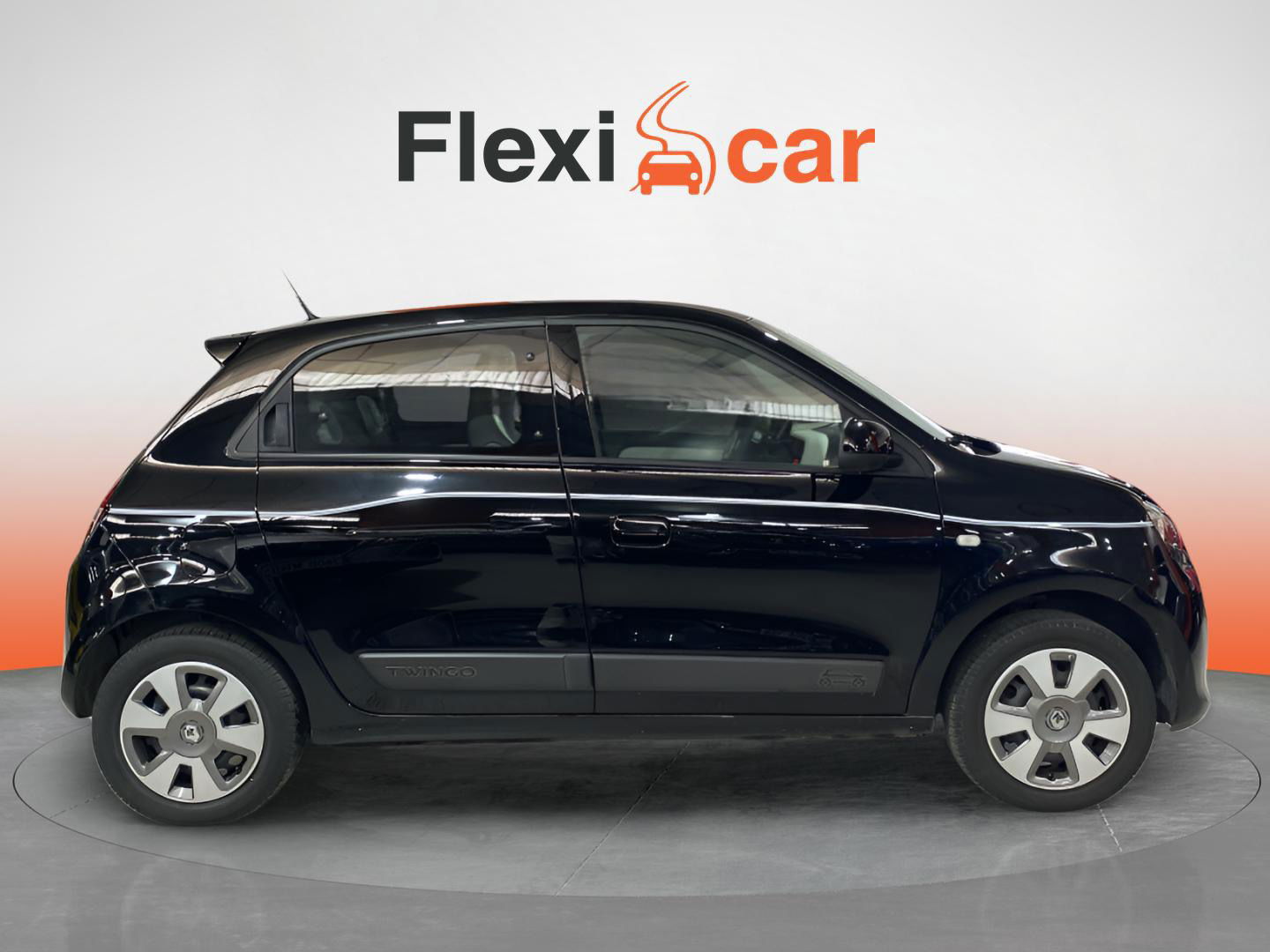 https://cdn-flexicar.caraffinity.it/public_appraisal_images_pro/images/stock/142444/EwKkcxSbyh__IMG_6859.jpeg