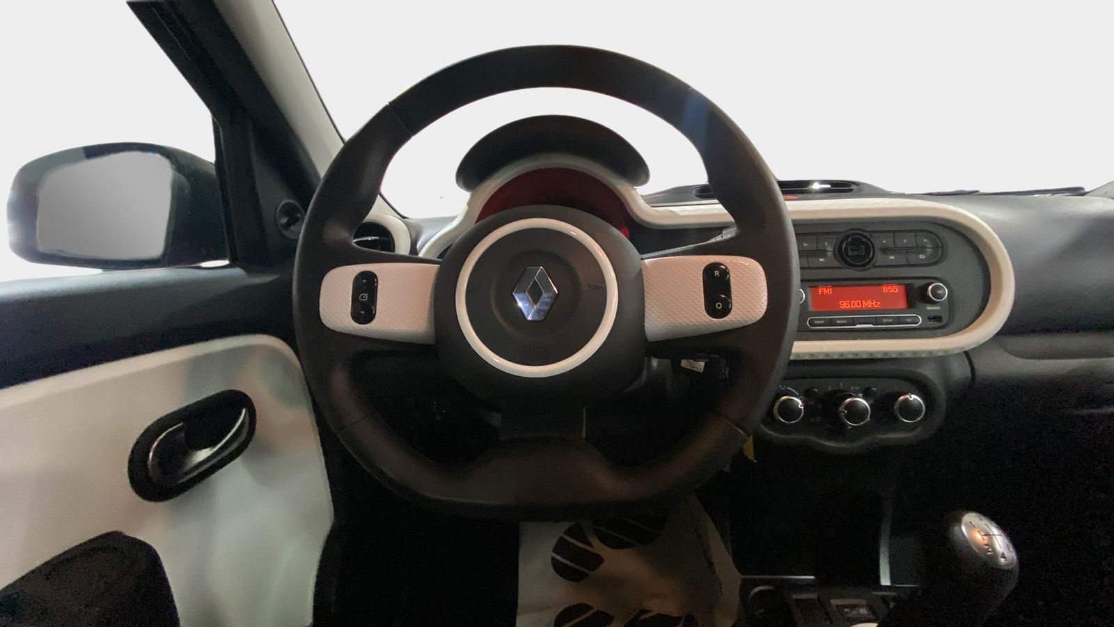 https://cdn-flexicar.caraffinity.it/public_appraisal_images_pro/images/stock/142444/sVZ6ESuYv8__IMG_6850.jpeg