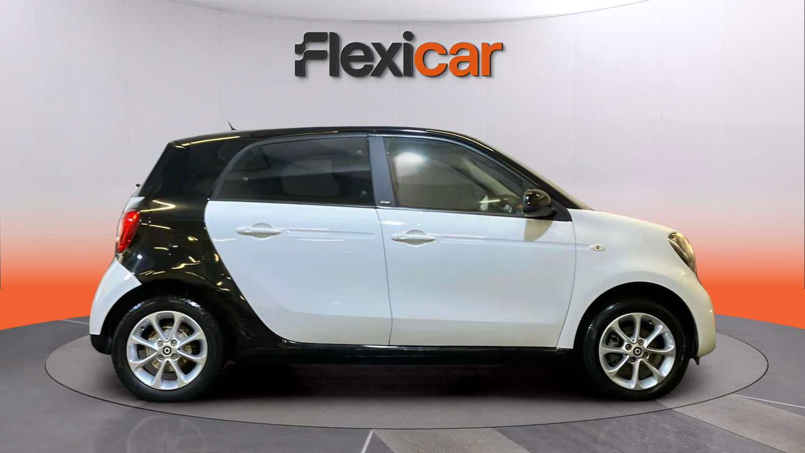 https://cdn-flexicar.caraffinity.it/public_appraisal_images_pro/images/stock/144634/AnGeGSYIod__car_replace_bg_e02b870b-6d7f-4e2f-a985-2c610f36d4d6.jpg
