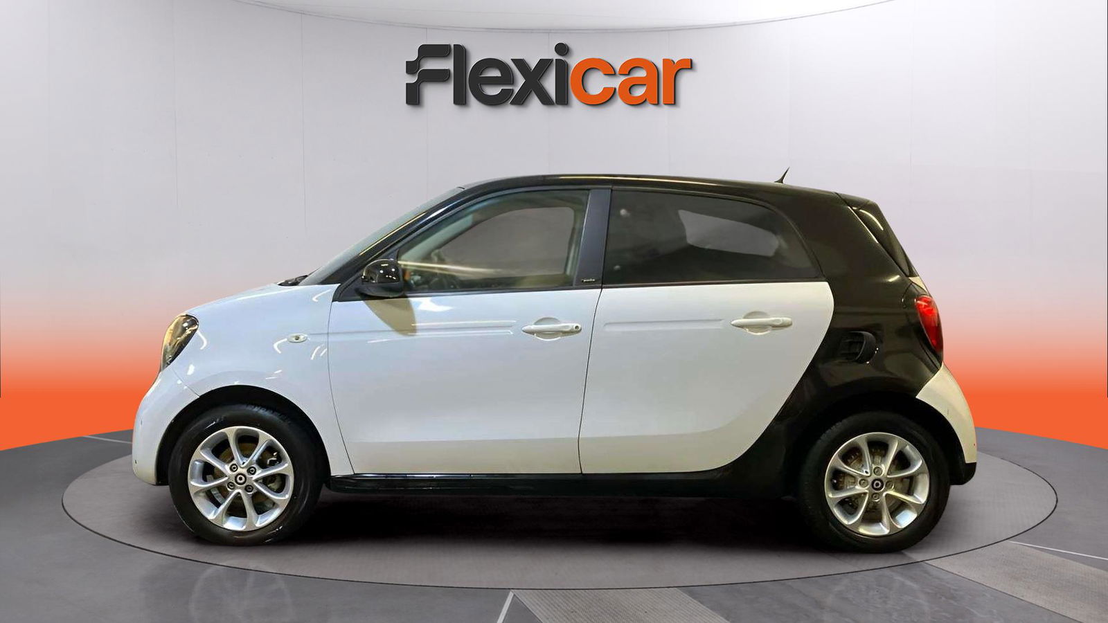 https://cdn-flexicar.caraffinity.it/public_appraisal_images_pro/images/stock/144634/XG1g4sSZ1v__car_replace_bg_f996b475-2144-4d50-bd84-f9b5adb206cb.jpg