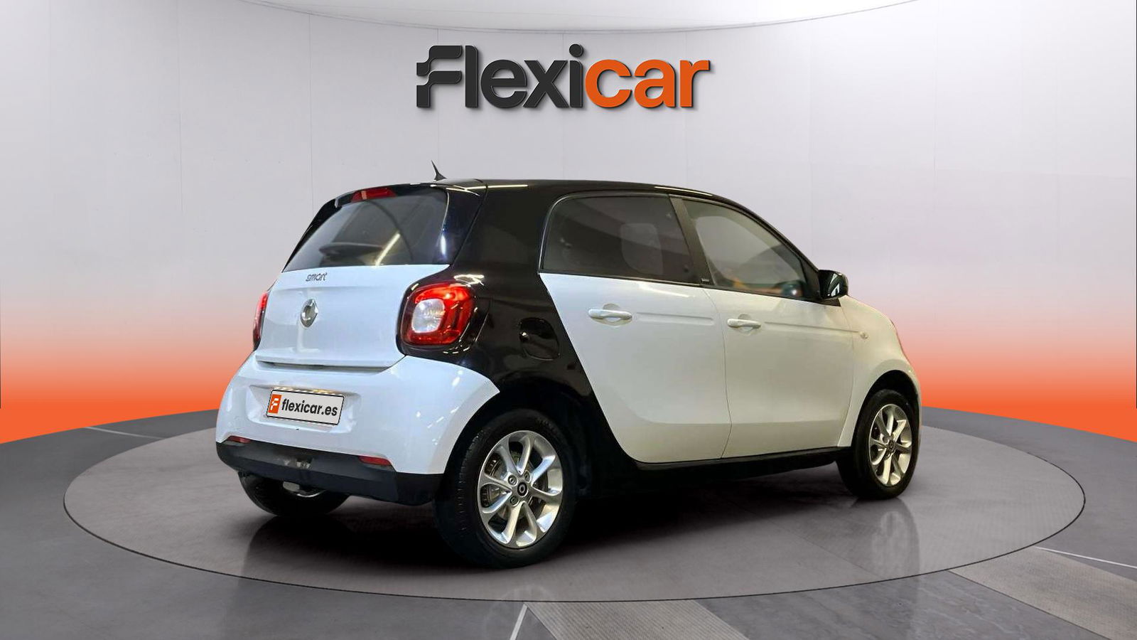 https://cdn-flexicar.caraffinity.it/public_appraisal_images_pro/images/stock/144634/hqPJWnxzJC__car_replace_bg_a793fb51-29ad-4a5a-8caa-dce6adadac2e.jpg