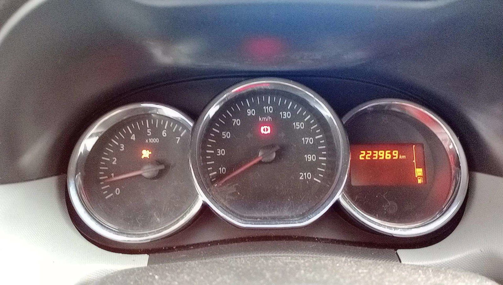 https://cdn-flexicar.caraffinity.it/public_appraisal_images_pro/images/stock/149881/G9ZE9URi6r__5163HVG_0ed8eb5992844909b8c0390f5583985e_Interior_9.jpg.jpg