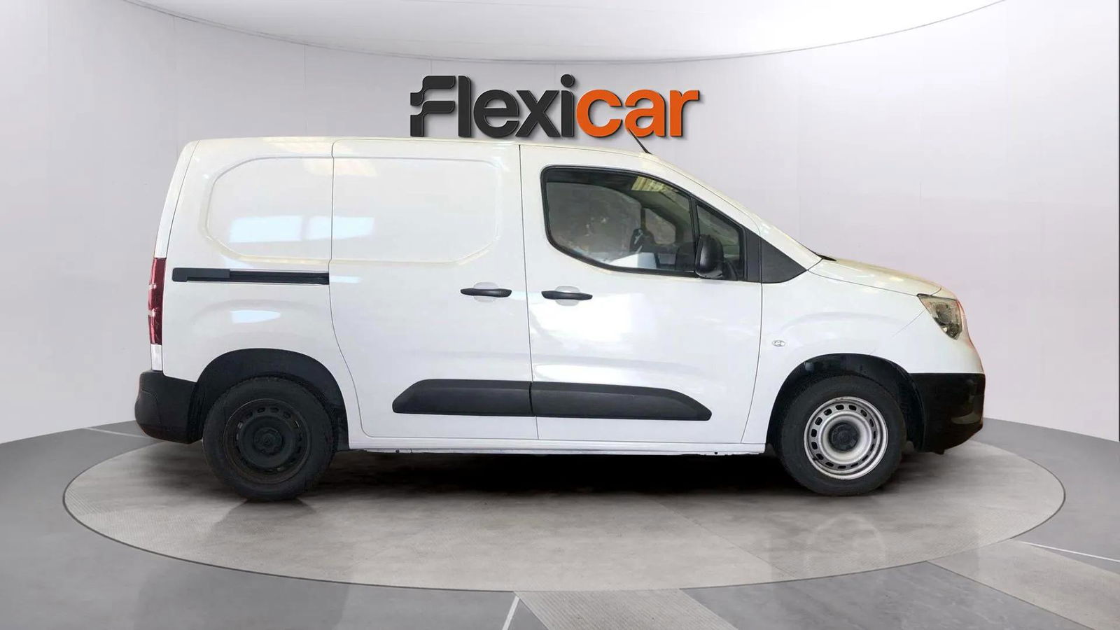 https://cdn-flexicar.caraffinity.it/public_appraisal_images_pro/images/stock/150191/dNQL2jsttw__IMG-20250410-WA0161.jpg