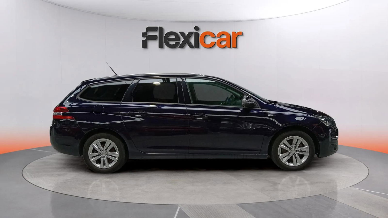 https://cdn-flexicar.caraffinity.it/public_appraisal_images_pro/images/stock/152013/DonZQfniFC__7323JVR_8ab38e48434244a18c059d55879a91e9_Exterior_6.jpg.jpg