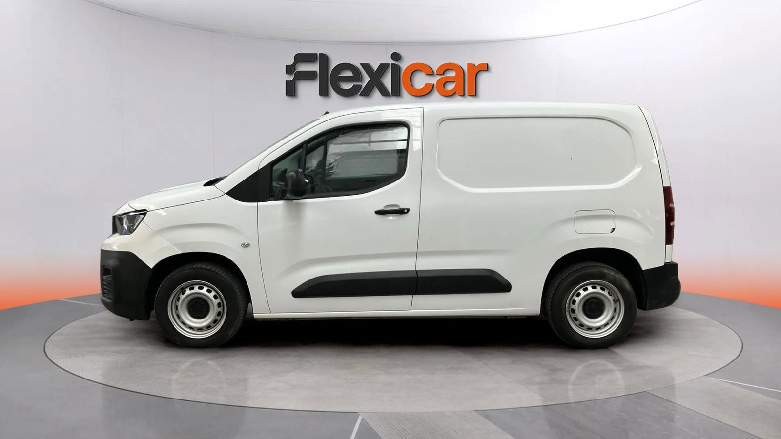 https://cdn-flexicar.caraffinity.it/public_appraisal_images_pro/images/stock/153579/hJr8GNsboP__1_5_Exterior_5253LHC_b60a35a9b8bb4243986d660515168365_Exterior_5.jpeg.jpg