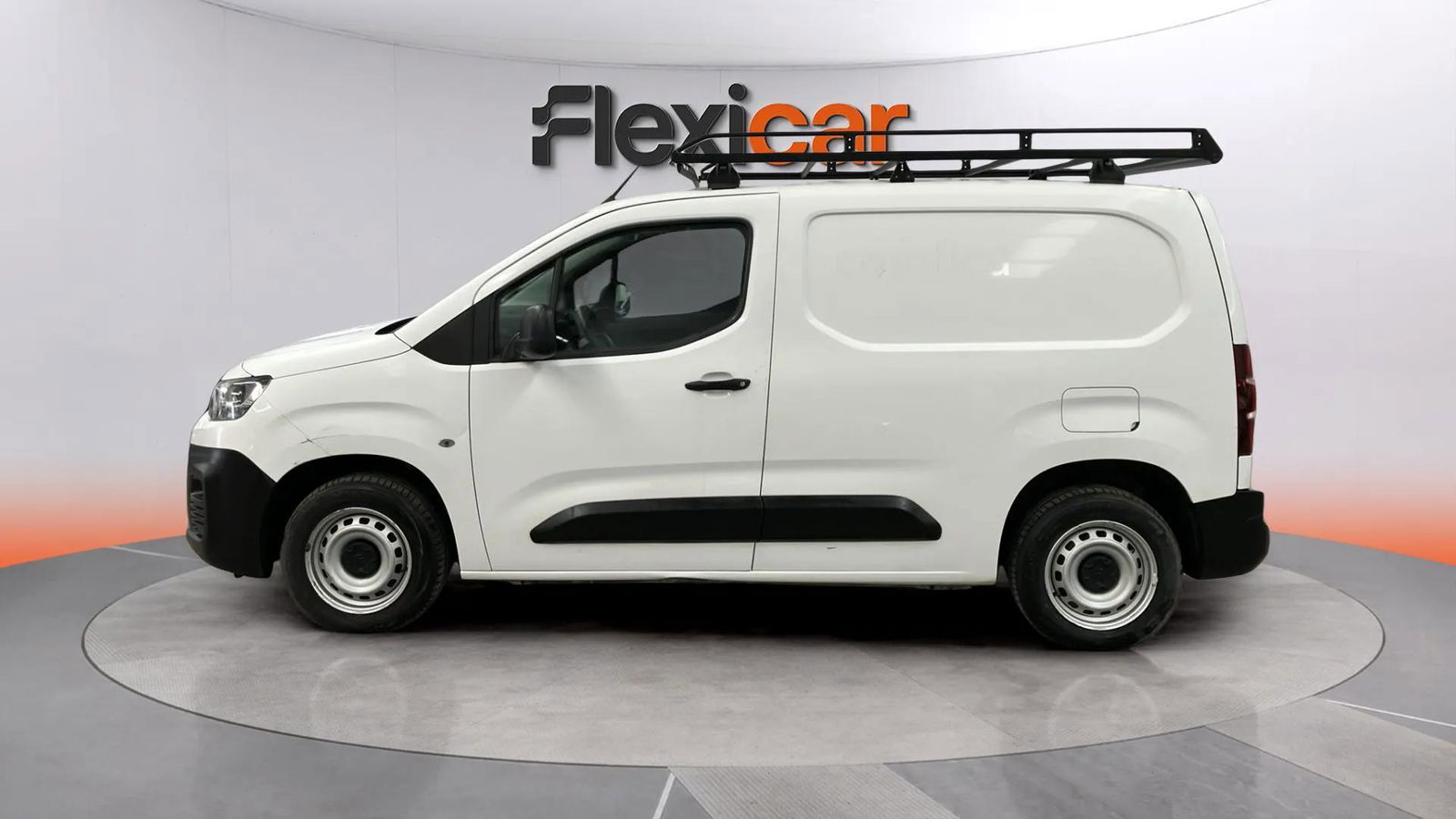 https://cdn-flexicar.caraffinity.it/public_appraisal_images_pro/images/stock/154784/wuJ10gU1Lp__1_5_Exterior_4713LLJ_b9f1dc3cea1e47dc90bbbce4946cddd4_Exterior_5.jpeg.jpg