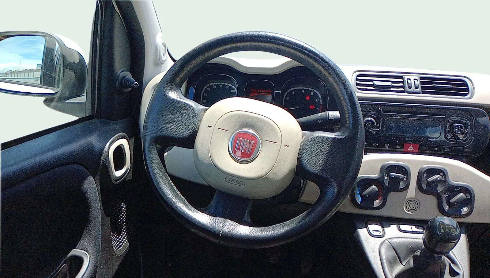 https://cdn-flexicar.caraffinity.it/public_appraisal_images_pro/images/stock/155664/czCl30VJFU__2_8_Interior_2474JLP_bb160e9a7633495289db6c6de0252b74_Interior_8.jpg.jpg