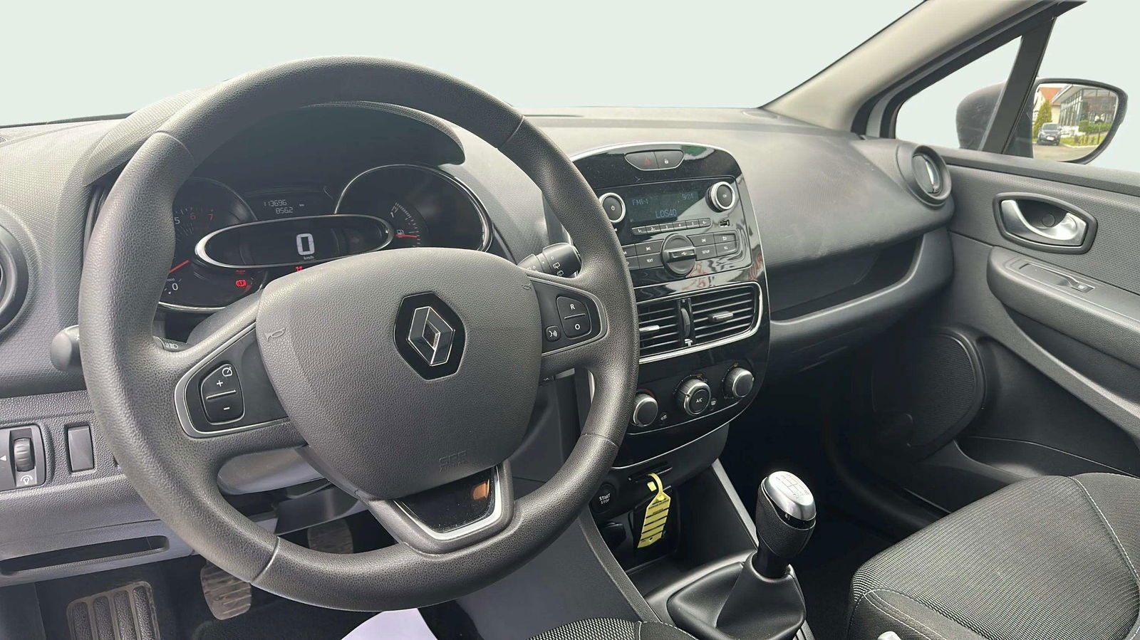 https://cdn-flexicar.caraffinity.it/public_appraisal_images_pro/images/stock/155900/8S8vqtPZ19__2_9_Interior_1092KVD_7f6d225a4499487a8684d85595dce653_Interior_9.jpeg.jpg
