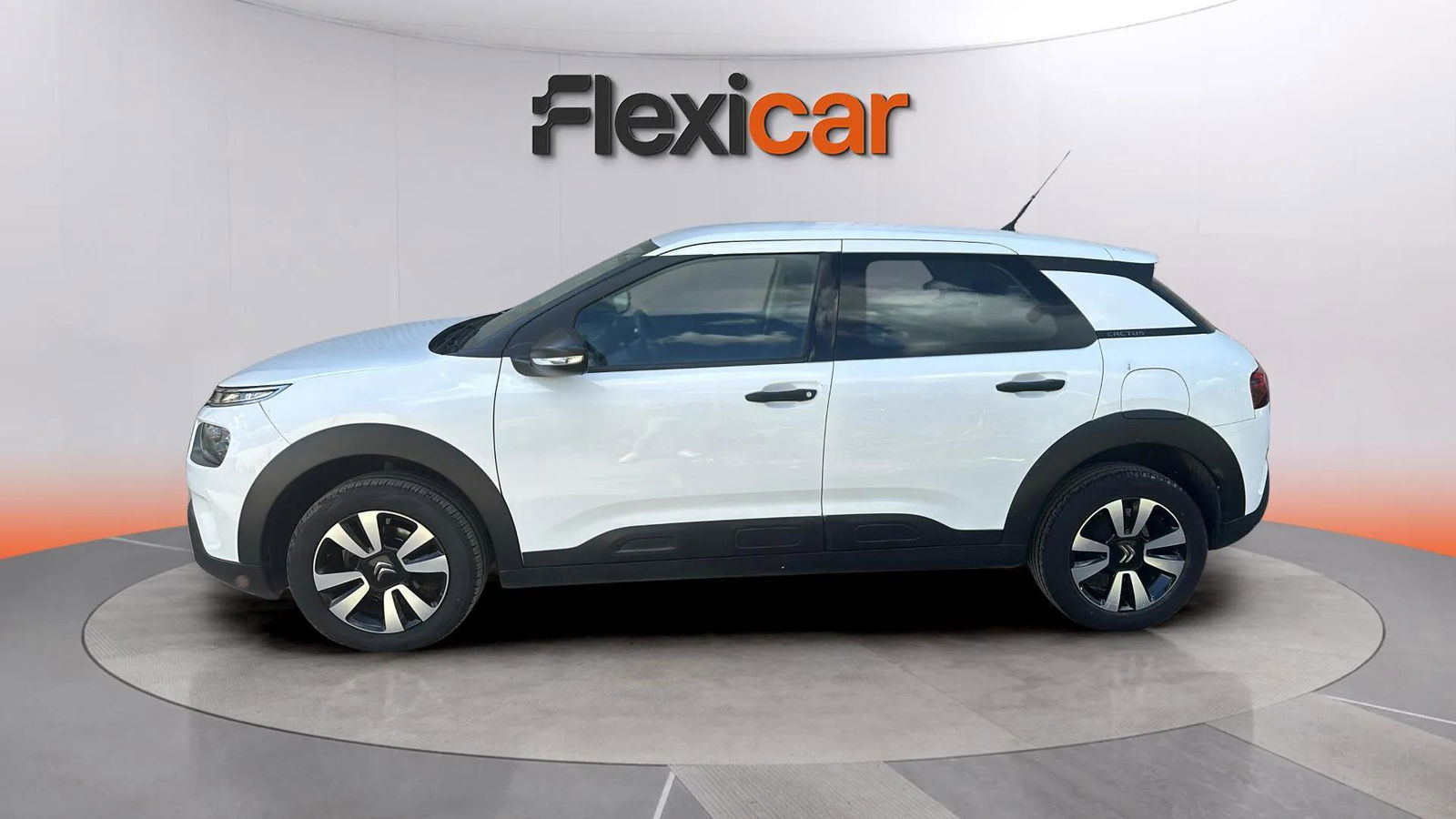 https://cdn-flexicar.caraffinity.it/public_appraisal_images_pro/images/stock/155919/APjtHW1E3E__1_2_Exterior_7099KKZ_c650d122a39541d7a8cd610f7494b8db_Exterior_2.jpeg.jpg