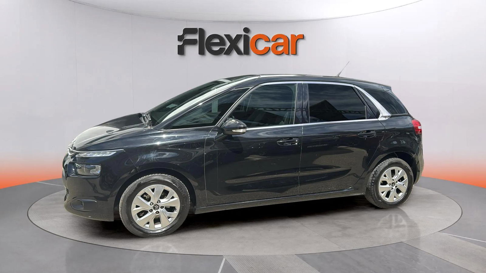 https://cdn-flexicar.caraffinity.it/public_appraisal_images_pro/images/stock/156533/2lUsVIGe1r__3982JSH_dd96525afeec41bfb22b4757b80c061f_Exterior_2.jpeg.jpg