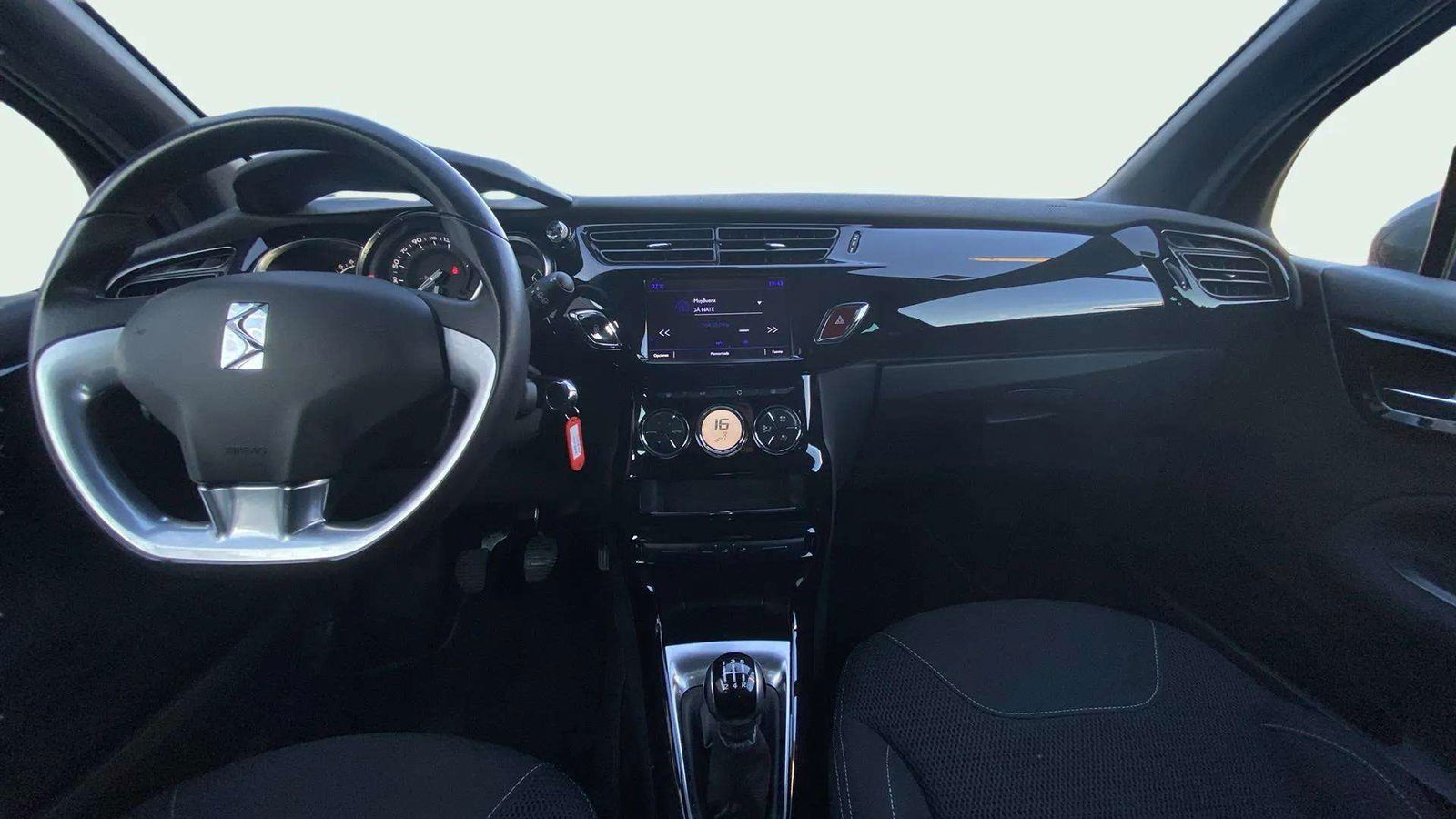 https://cdn-flexicar.caraffinity.it/public_appraisal_images_pro/images/stock/156583/BNwfu6E9US__2_10_Interior_3688JKK_db68d958221b4d6d88efd84450ddac02_Interior_10.jpeg.jpg