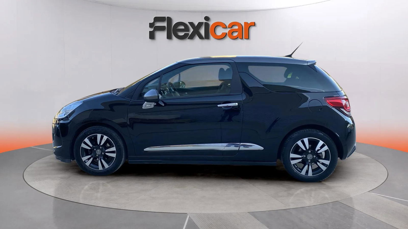 https://cdn-flexicar.caraffinity.it/public_appraisal_images_pro/images/stock/156583/Q75Yj0B8Ea__1_2_Exterior_3688JKK_db68d958221b4d6d88efd84450ddac02_Exterior_2.jpeg.jpg