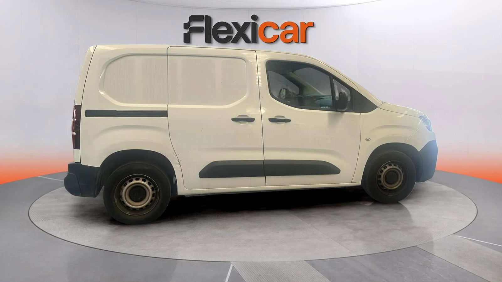 https://cdn-flexicar.caraffinity.it/public_appraisal_images_pro/images/stock/156880/qVROvnA85r__2745LDG_29eb4f96e43d45dca60984b7dd7318cc_Exterior_5.jpeg.jpg