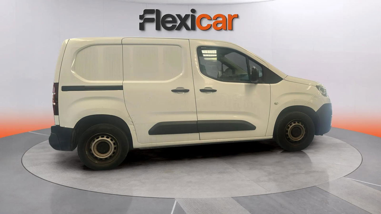 https://cdn-flexicar.caraffinity.it/public_appraisal_images_pro/images/stock/156880/wpSCxrreSb__2745LDG_29eb4f96e43d45dca60984b7dd7318cc_Exterior_6.jpeg.jpg