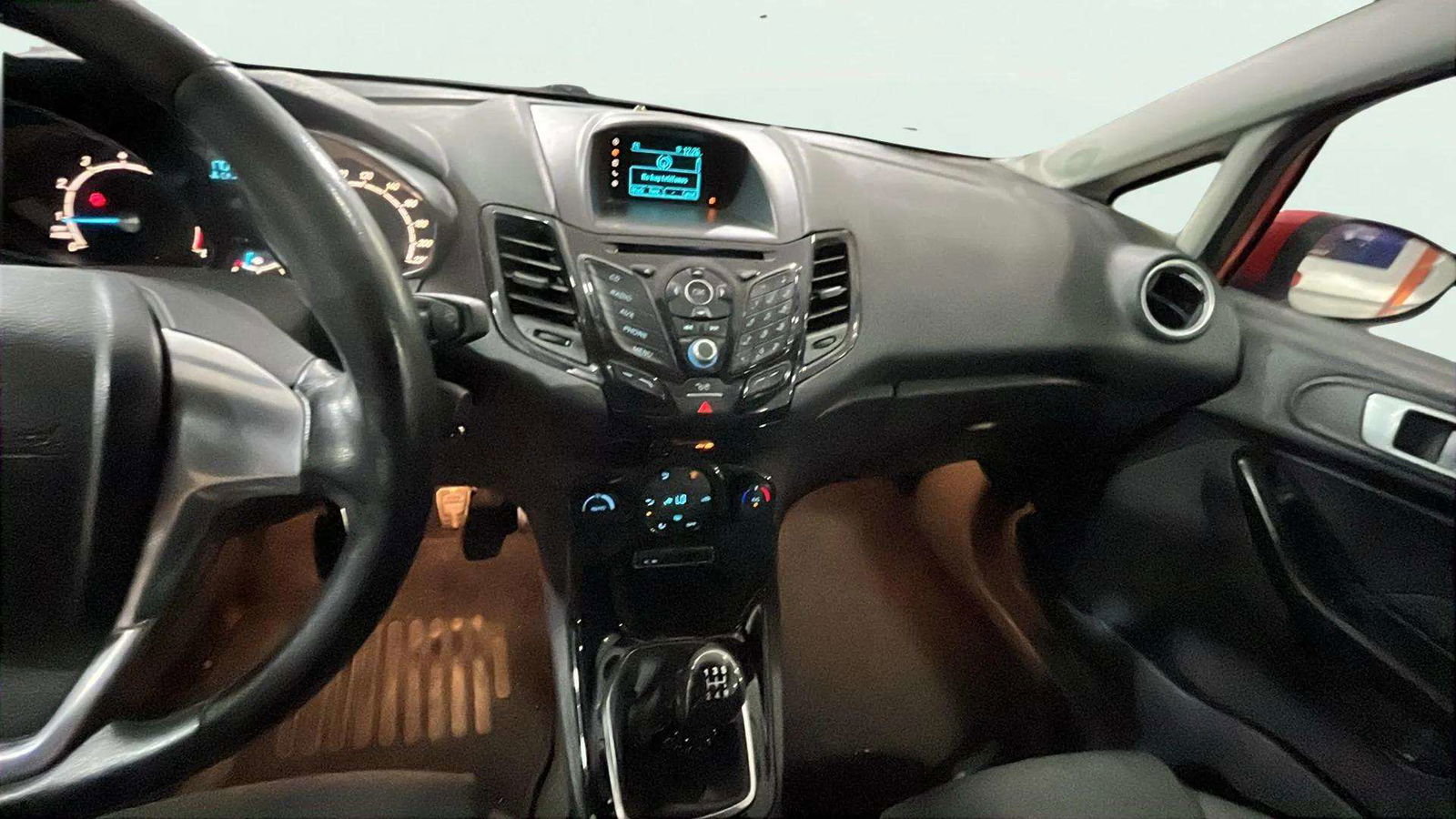 https://cdn-flexicar.caraffinity.it/public_appraisal_images_pro/images/stock/160520/JAJq8PmT5Q__2_10_Interior_7356JKF_334cea3fa4c1464f957904d4d5d0533f_Interior_10.jpeg.jpg