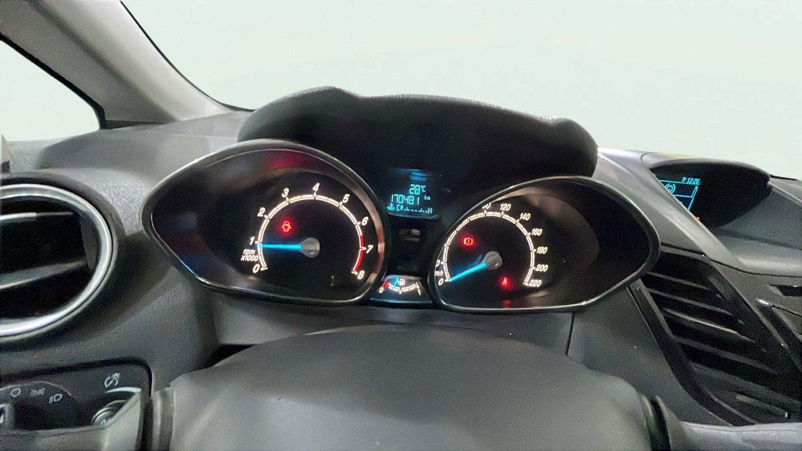 https://cdn-flexicar.caraffinity.it/public_appraisal_images_pro/images/stock/160520/ZWWum4btvb__2_12_Interior_7356JKF_334cea3fa4c1464f957904d4d5d0533f_Interior_12.jpeg.jpg