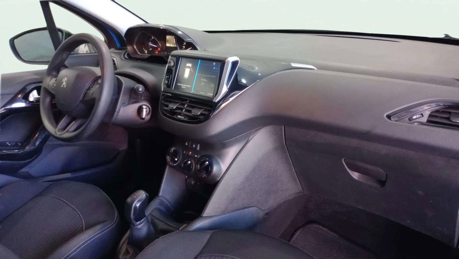 https://cdn-flexicar.caraffinity.it/public_appraisal_images_pro/images/stock/161628/m0c6a5us2B__4892KZX_672f42a602944cec869ef381df573a3c_Interior_10.jpg.jpg