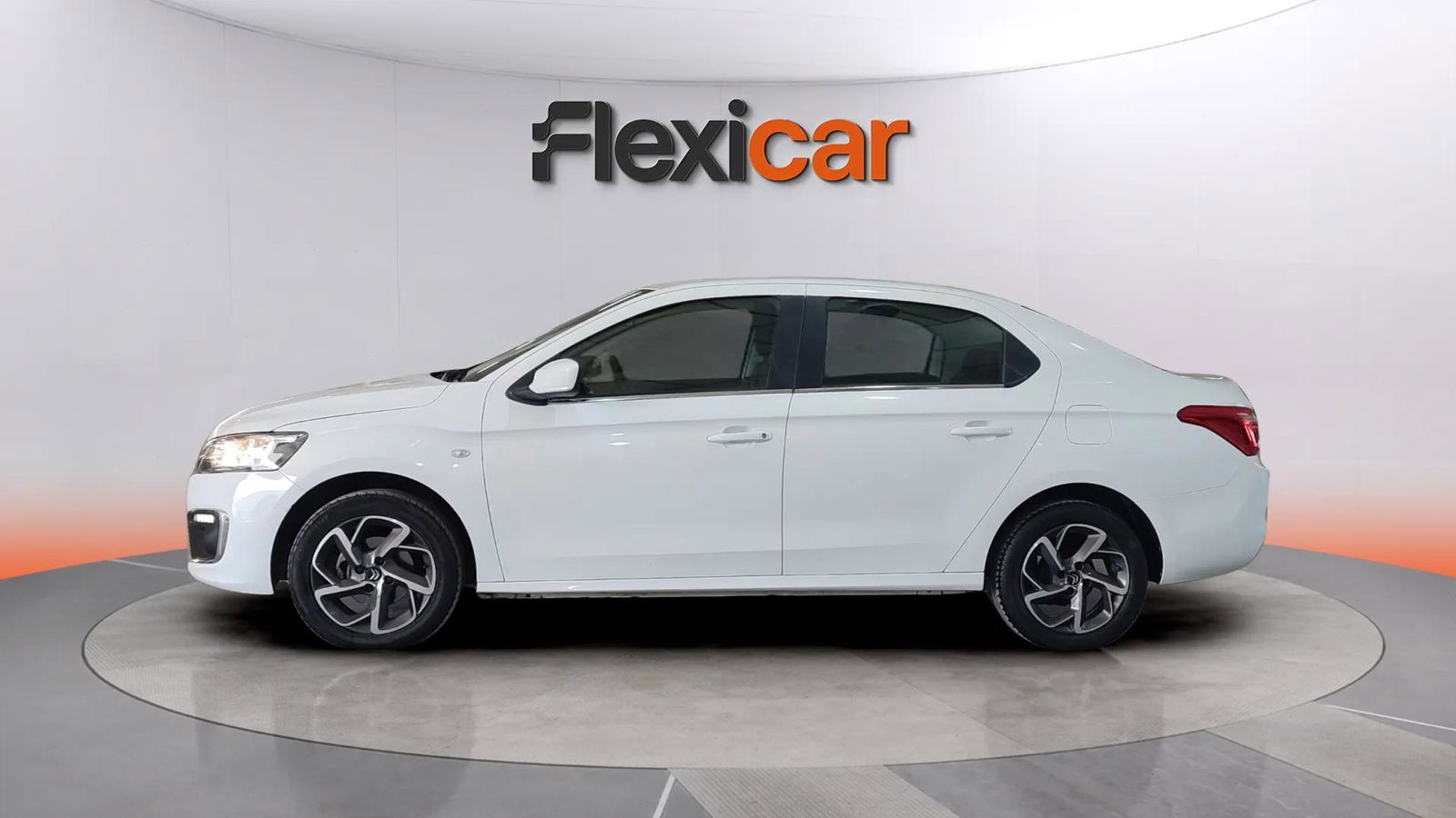 https://cdn-flexicar.caraffinity.it/public_appraisal_images_pro/images/stock/162173/4gBXRezykT__2907KJL_ddbd7bc310a8448e99604a72d031c1e3_Exterior_5.jpg.jpg