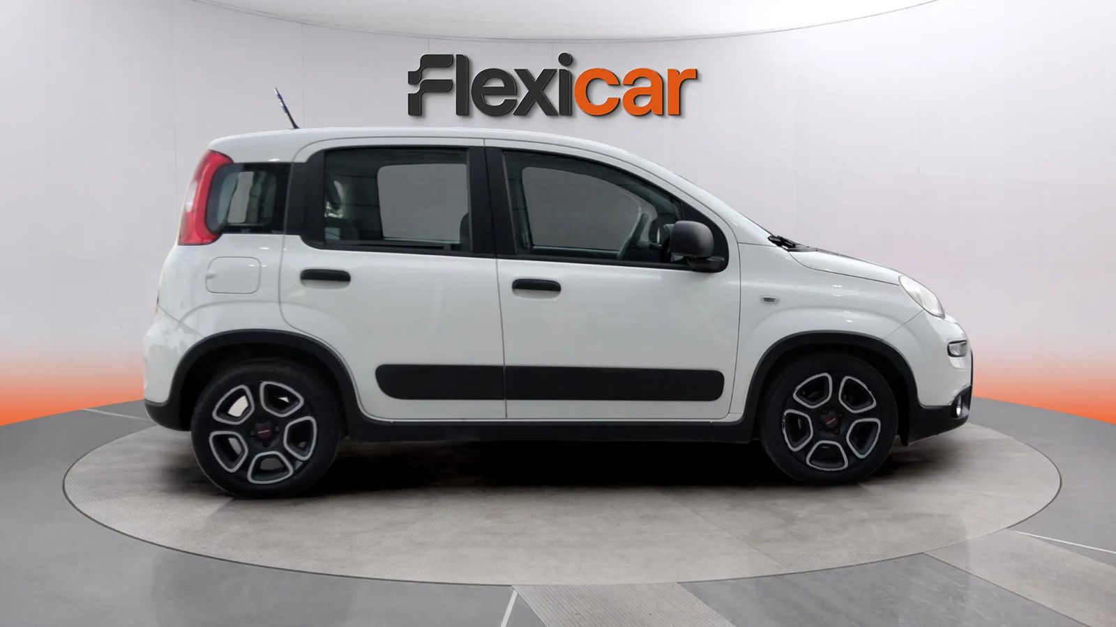 https://cdn-flexicar.caraffinity.it/public_appraisal_images_pro/images/stock/162654/wuorA899Ba__4001LNW_bc944988c03d46ce8ca6f5fd80cfc1ce_Exterior_6.jpg.jpg