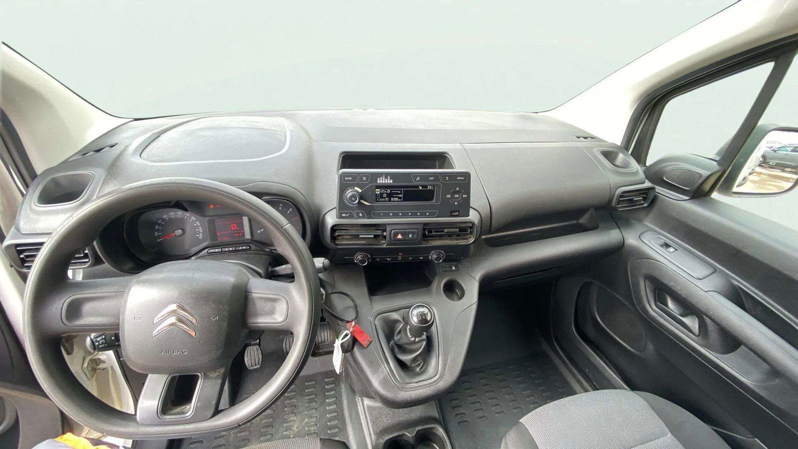 https://cdn-flexicar.caraffinity.it/public_appraisal_images_pro/images/stock/163516/4N6xfzWSN5__8380lkc_1604755d147a4fe2ae8d4dffa53705ca_Interior_7.jpeg.jpg
