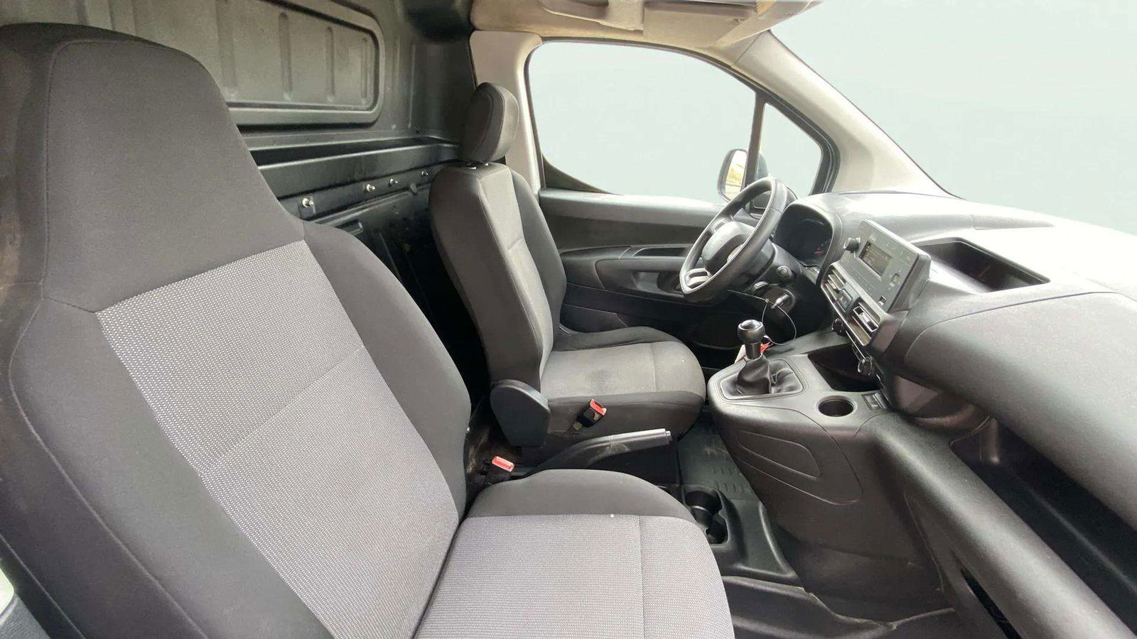 https://cdn-flexicar.caraffinity.it/public_appraisal_images_pro/images/stock/163516/XUUEiMX4EC__8380lkc_1604755d147a4fe2ae8d4dffa53705ca_Interior_10.jpeg.jpg
