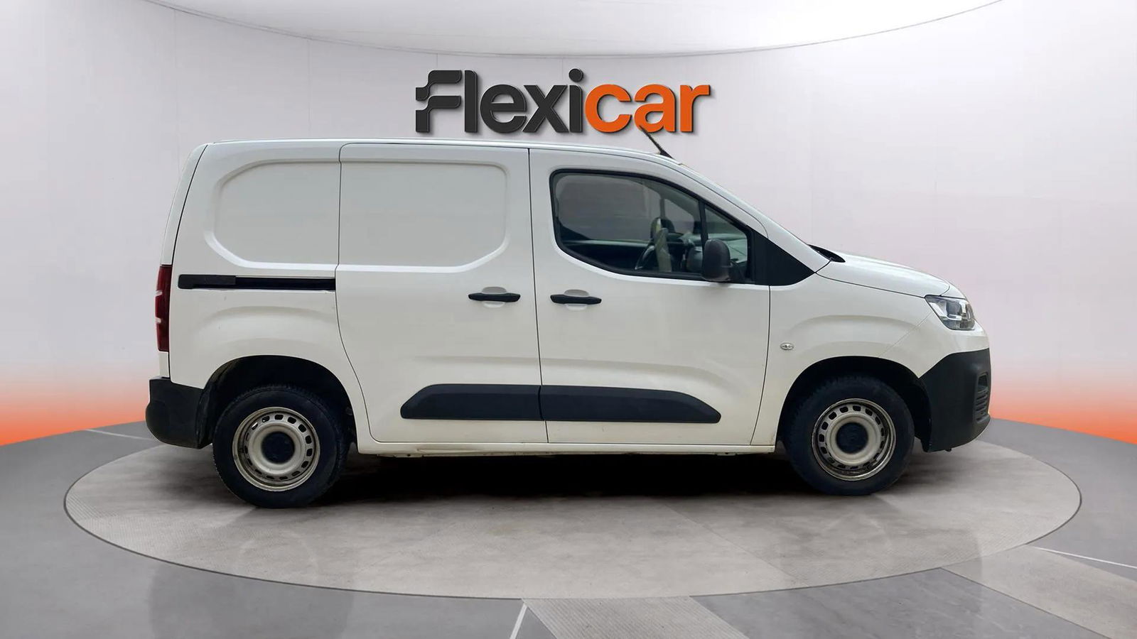 https://cdn-flexicar.caraffinity.it/public_appraisal_images_pro/images/stock/163516/gR3jZmEOpB__8380lkc_1604755d147a4fe2ae8d4dffa53705ca_Exterior_3.jpeg.jpg