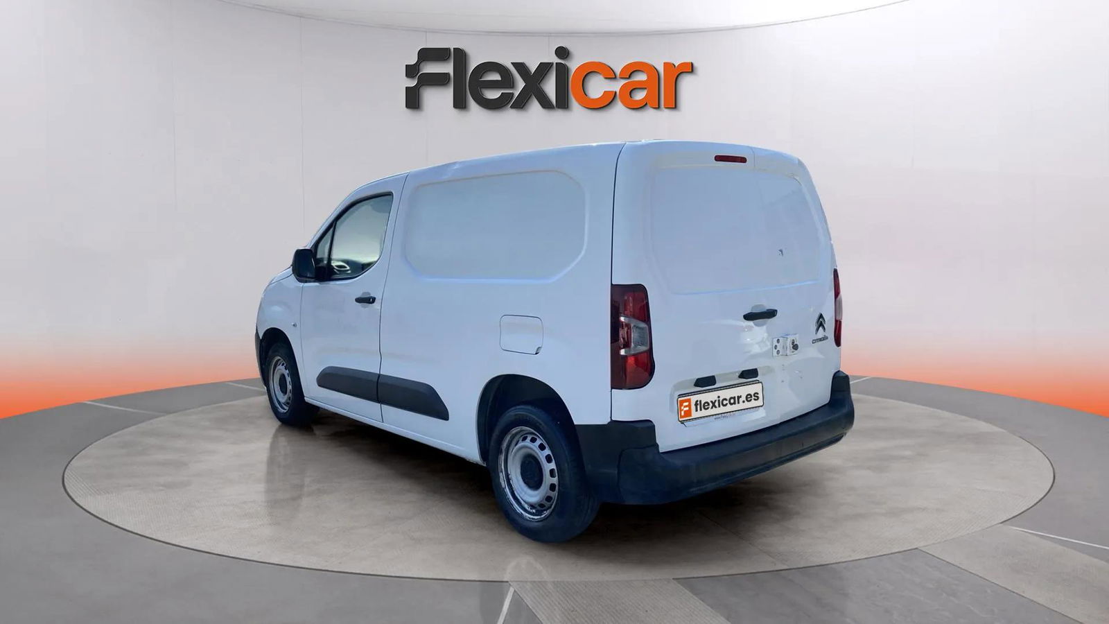 https://cdn-flexicar.caraffinity.it/public_appraisal_images_pro/images/stock/164562/wzLrObGyuf__9074LLG_77a7a52604684c608e5feba969ba5e1e_Exterior_3.jpeg.jpg