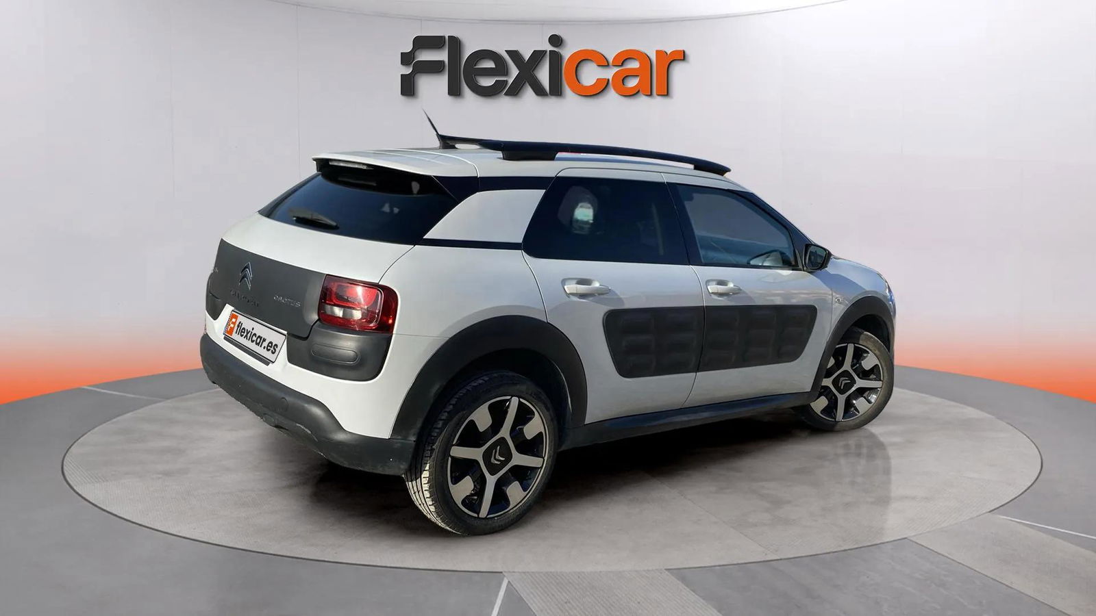 https://cdn-flexicar.caraffinity.it/public_appraisal_images_pro/images/stock/165523/L3k9xSLzD3__2266JMM_cb9b958f217049d3b8b7f9467803b6d1_Exterior_5.jpeg.jpg