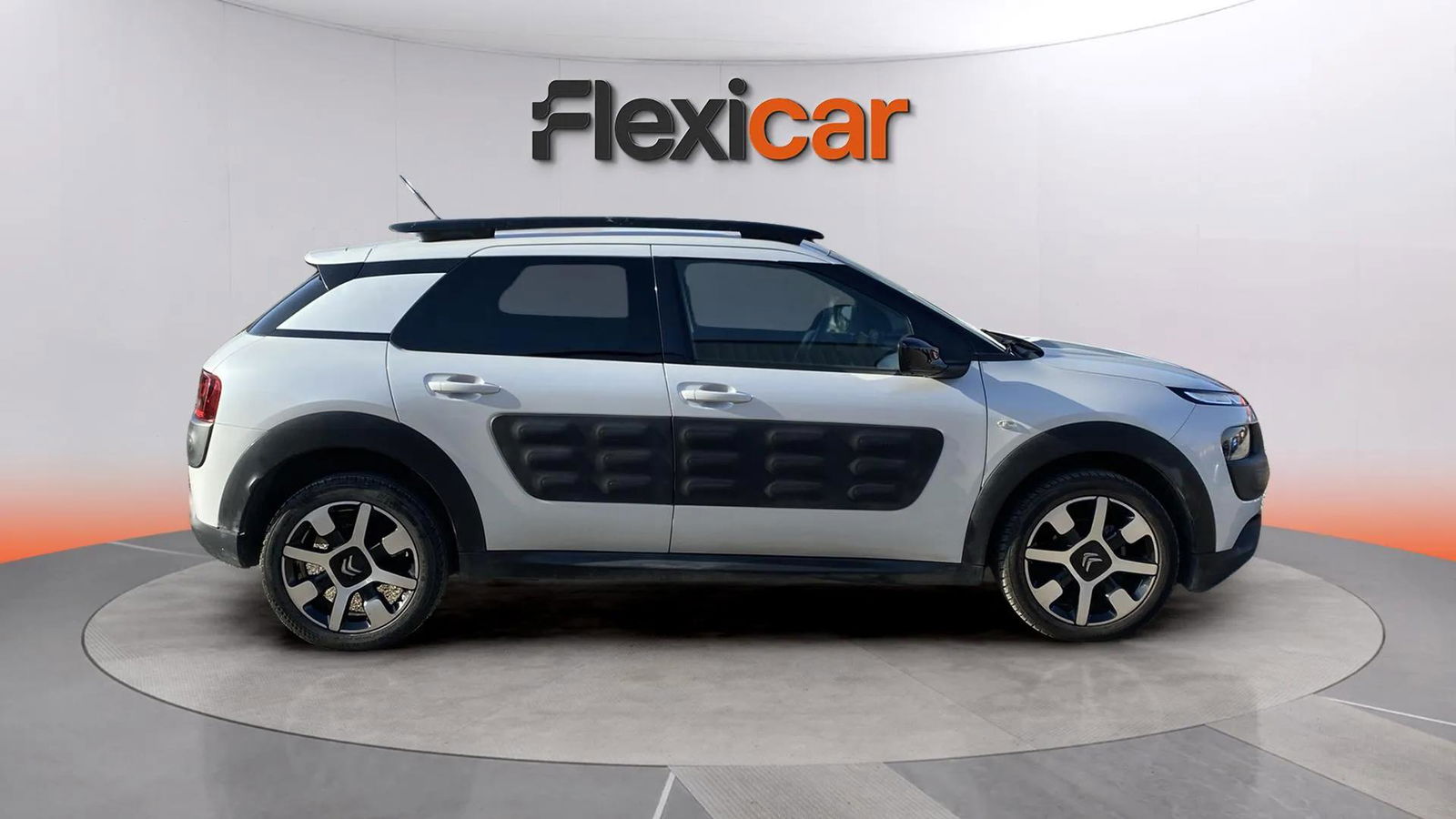 https://cdn-flexicar.caraffinity.it/public_appraisal_images_pro/images/stock/165523/bMEQQEILT9__2266JMM_cb9b958f217049d3b8b7f9467803b6d1_Exterior_6.jpeg.jpg