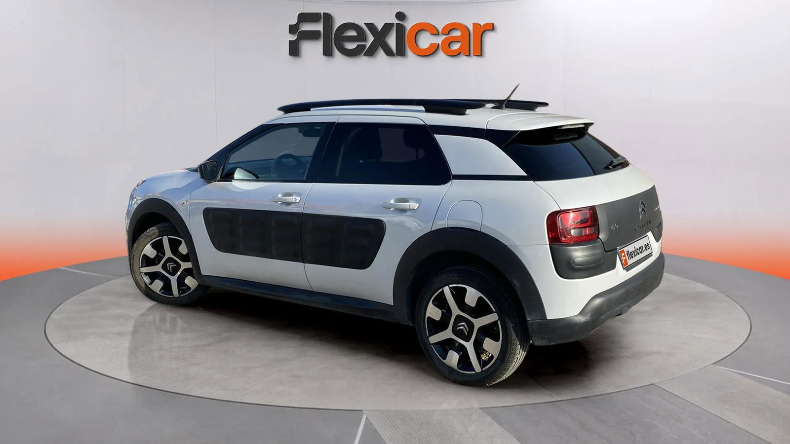 https://cdn-flexicar.caraffinity.it/public_appraisal_images_pro/images/stock/165523/otTaFFZrFs__2266JMM_cb9b958f217049d3b8b7f9467803b6d1_Exterior_3.jpeg.jpg