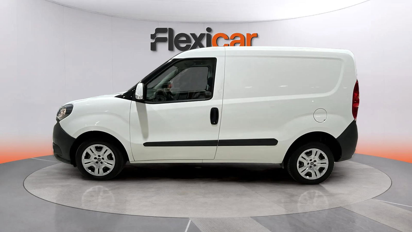 https://cdn-flexicar.caraffinity.it/public_appraisal_images_pro/images/stock/166751/qbzgOL70zM__4864LGH_333c94b61a6842ea8b6f11de9d153c50_Exterior_2.jpeg.jpg