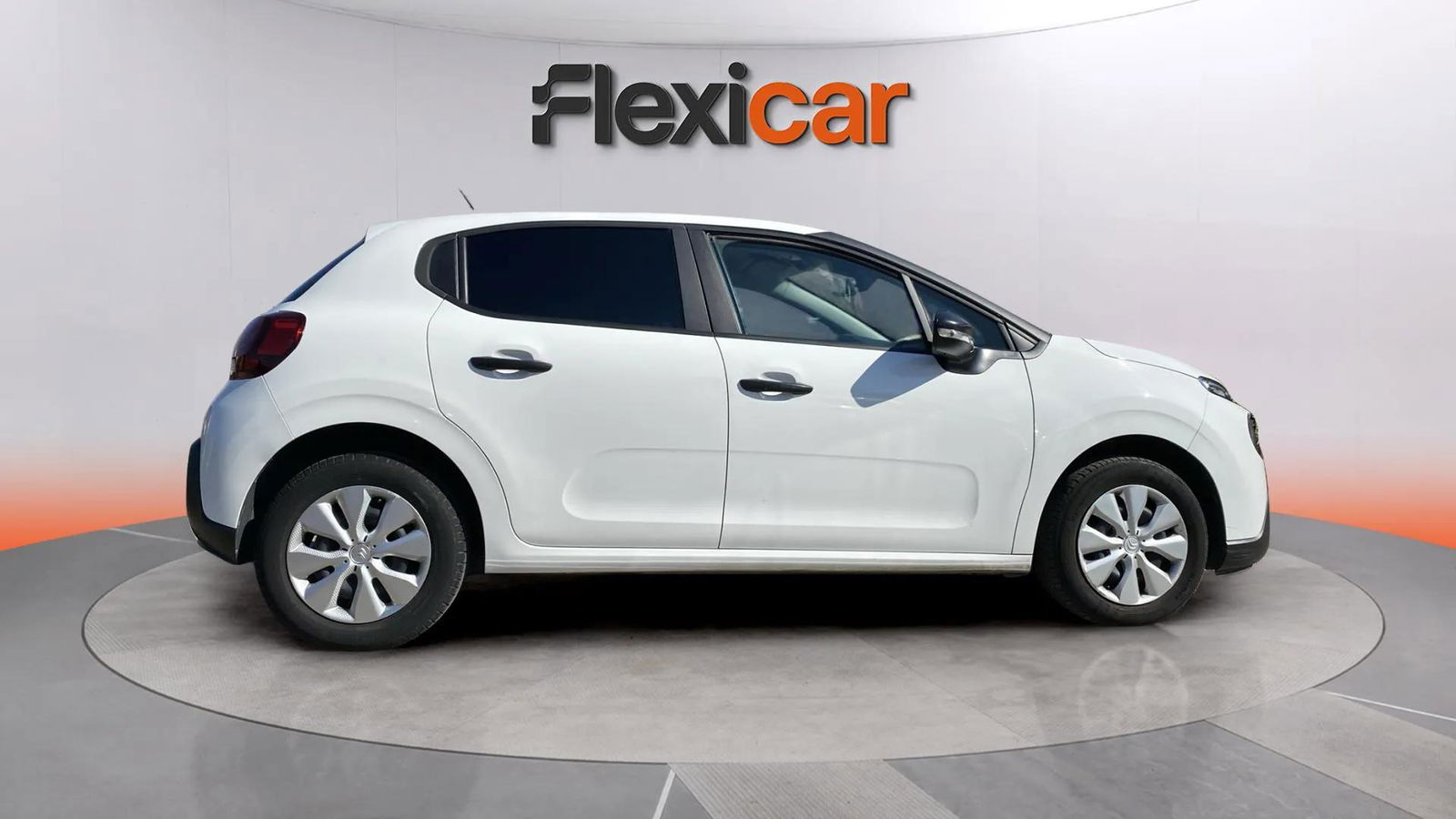 https://cdn-flexicar.caraffinity.it/public_appraisal_images_pro/images/stock/166855/DzeFs3po9r__1_3_Exterior_2636KGB_abc4606681464a1c8b9c80c01495ff22_Exterior_3.jpeg.jpg