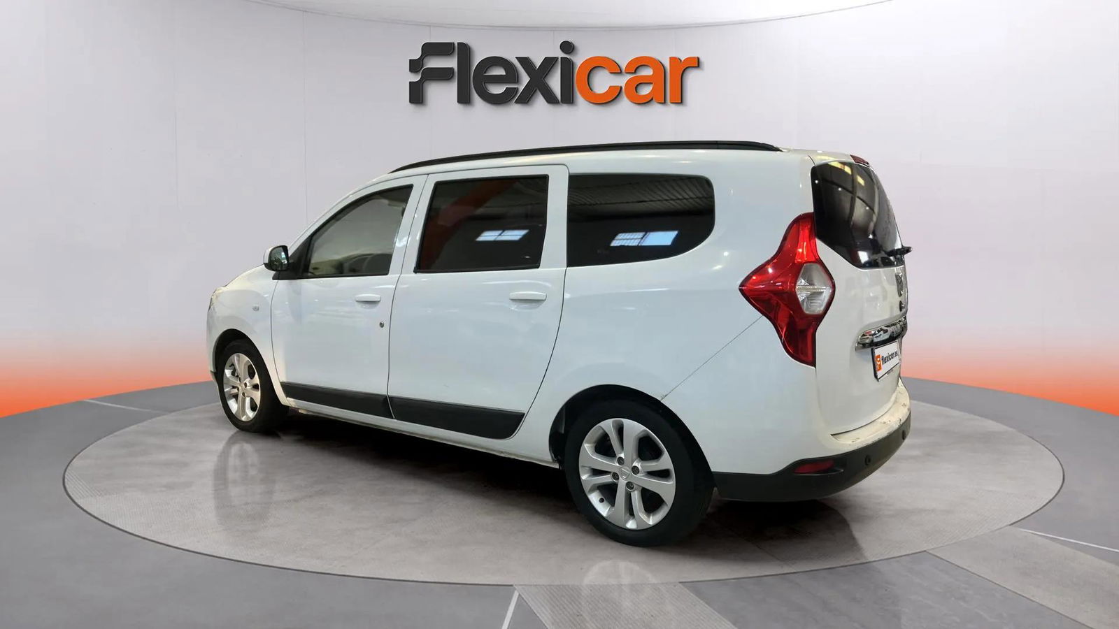 https://cdn-flexicar.caraffinity.it/public_appraisal_images_pro/images/stock/168140/njXN2sFmDW__4902JWL_712fe5b5056f439fa3f4372af80c215f_Exterior_3.jpeg.jpg