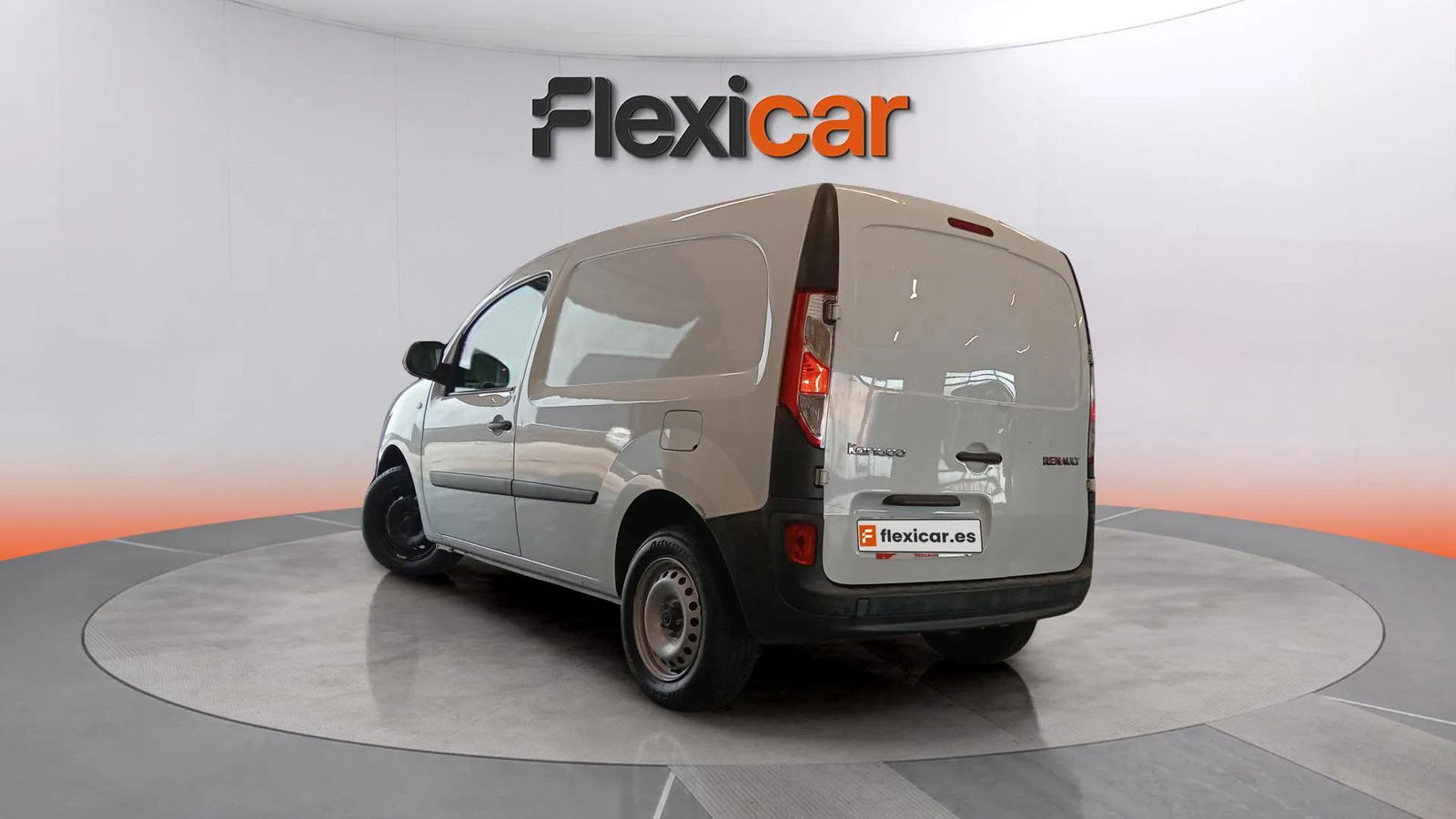 https://cdn-flexicar.caraffinity.it/public_appraisal_images_pro/images/stock/168342/EiRXnTge0x__2681KZR_a9b32368659c4502a6645b97d301de08_Exterior_3.jpg.jpg