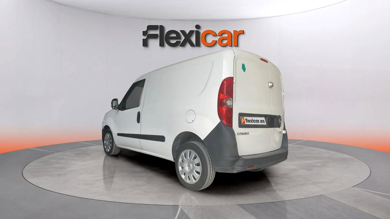 https://cdn-flexicar.caraffinity.it/public_appraisal_images_pro/images/stock/168463/NQrYyCrOeo__3376KRG_fad613bc95704d74806b8f6640c85e11_Exterior_3.jpeg.jpg