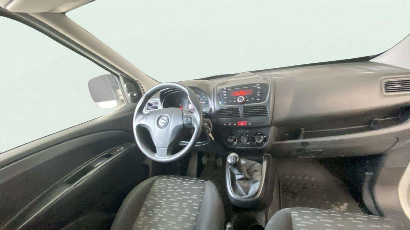 https://cdn-flexicar.caraffinity.it/public_appraisal_images_pro/images/stock/168463/hgLMp8xnMB__3376KRG_fad613bc95704d74806b8f6640c85e11_Interior_9.jpeg.jpg