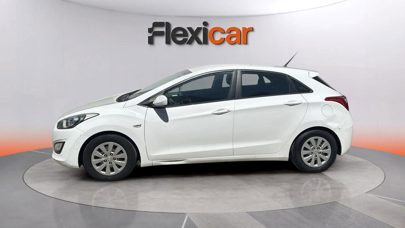 https://cdn-flexicar.caraffinity.it/public_appraisal_images_pro/images/stock/168559/RgpzEmjuoY__4105JDG_2c2f2d320e9f407dbb4931a70abbee5c_Exterior_2.jpeg.jpg
