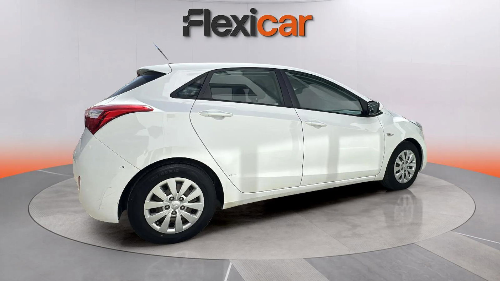 https://cdn-flexicar.caraffinity.it/public_appraisal_images_pro/images/stock/168559/rKyaAZtnwy__4105JDG_2c2f2d320e9f407dbb4931a70abbee5c_Exterior_8.jpeg.jpg