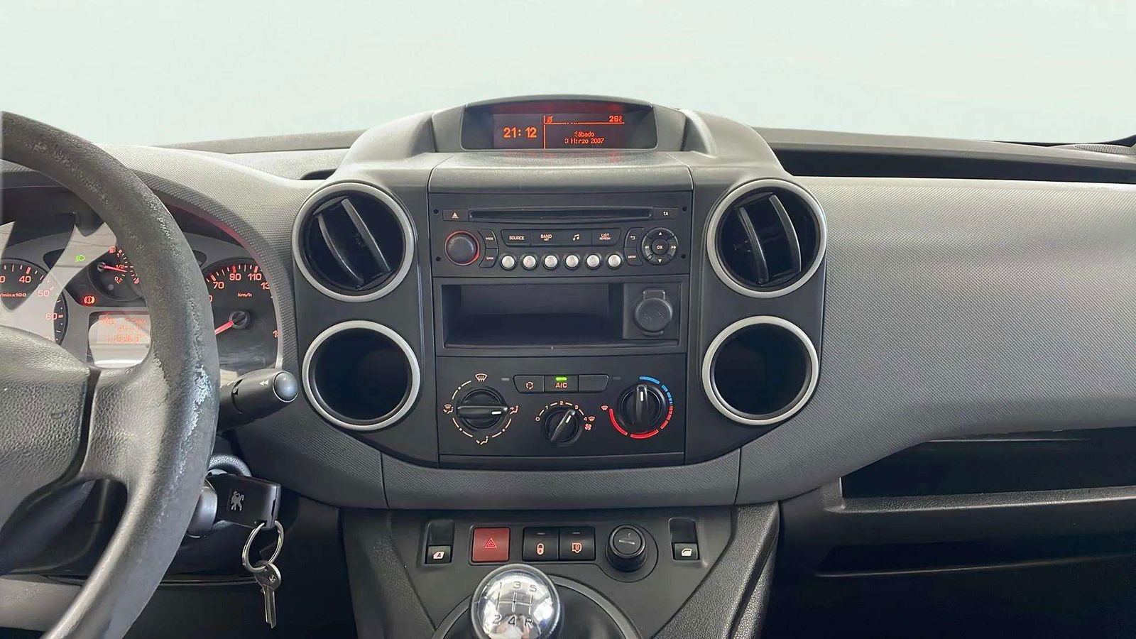 https://cdn-flexicar.caraffinity.it/public_appraisal_images_pro/images/stock/168682/4Eo6Fz7JMV__7225JKY_25ad85dd9fab458e80a7e5eeb2985980_Interior_7.jpeg.jpg
