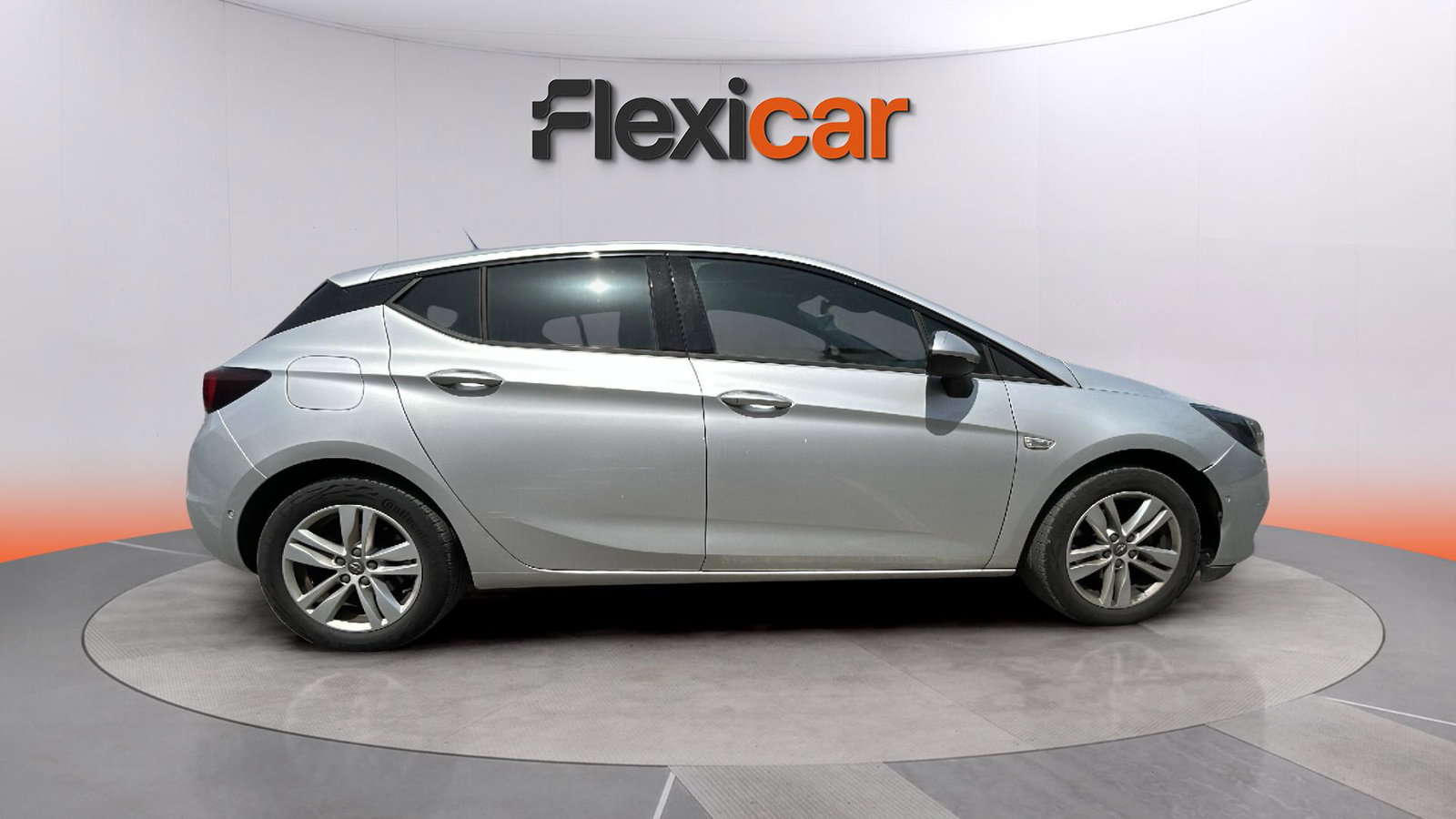 https://cdn-flexicar.caraffinity.it/public_appraisal_images_pro/images/stock/170166/nMrFlAYHkh__IMG_7875.jpeg