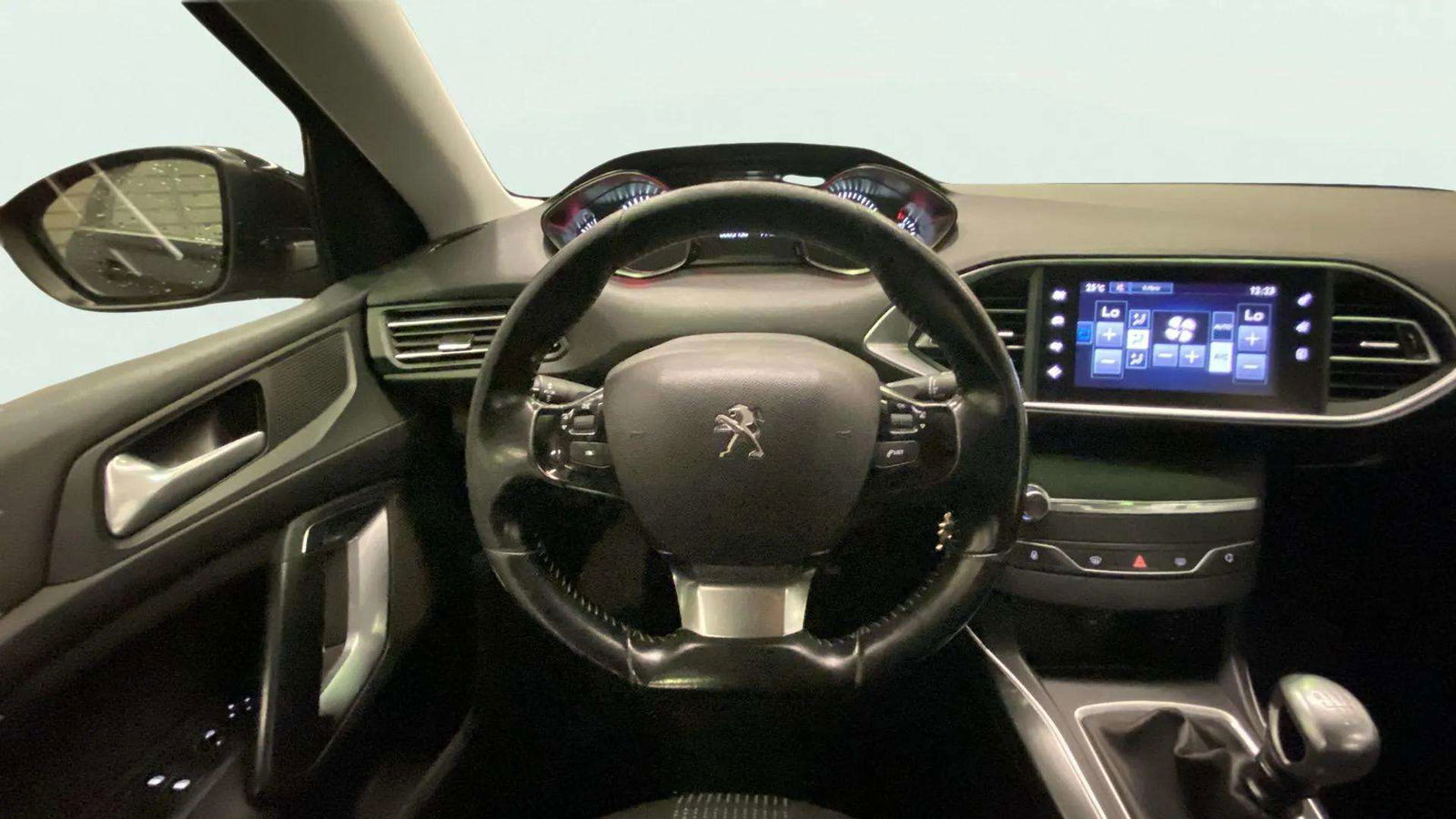 https://cdn-flexicar.caraffinity.it/public_appraisal_images_pro/images/stock/170417/E6vyghZMPK__2632KDK_530b8225f36c4aa38390d281484bf7ca_Interior_11.jpeg.jpg